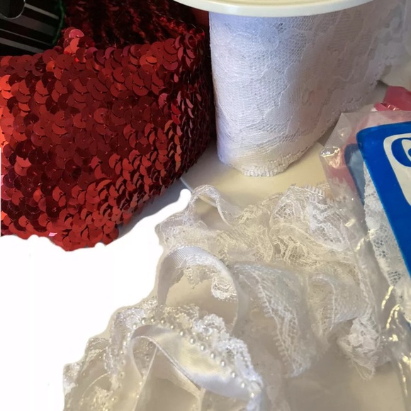 GRAB BAG - large Lot of Lace, Ribbon or Appliqués - Picture 3 of 10